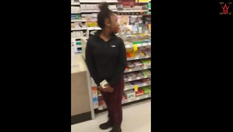 Father Makes His 10 Year Old Daughter Apologize For Stealing & Pay For What She Took