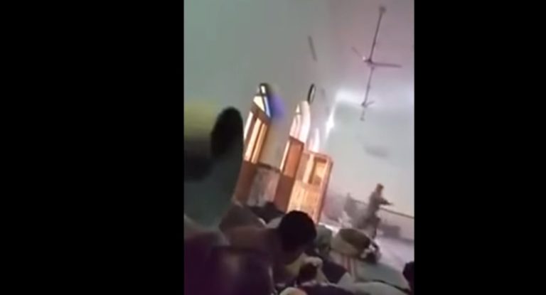 GRAPHIC FOOTAGE: Taliban Suicide Bombers Attack Muslim Mosque in Peshawar