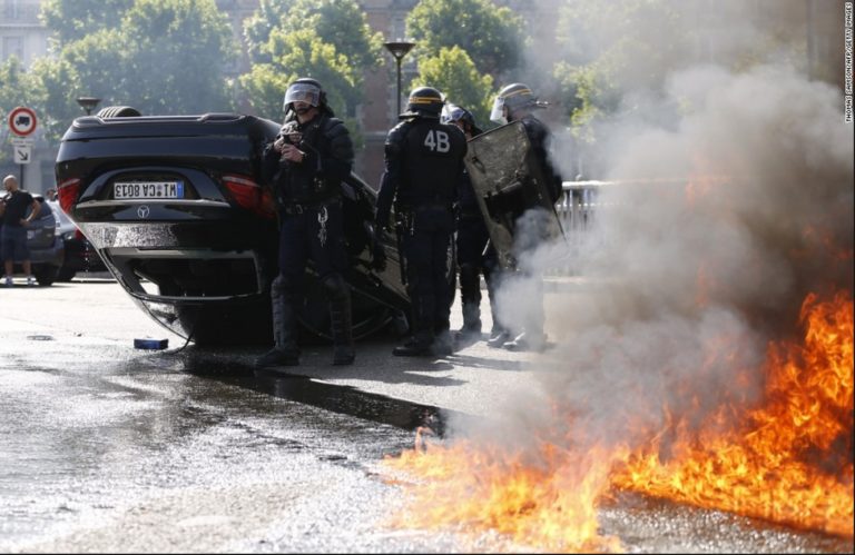 France Surrenders To Cabbies After Violent Uber Protest