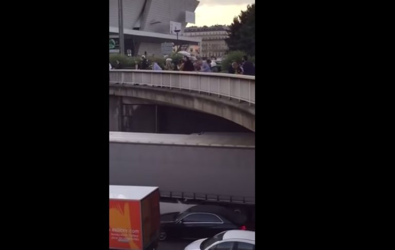 French Taxi Drivers Drop Boulder On Uber Driver [VIDEO]