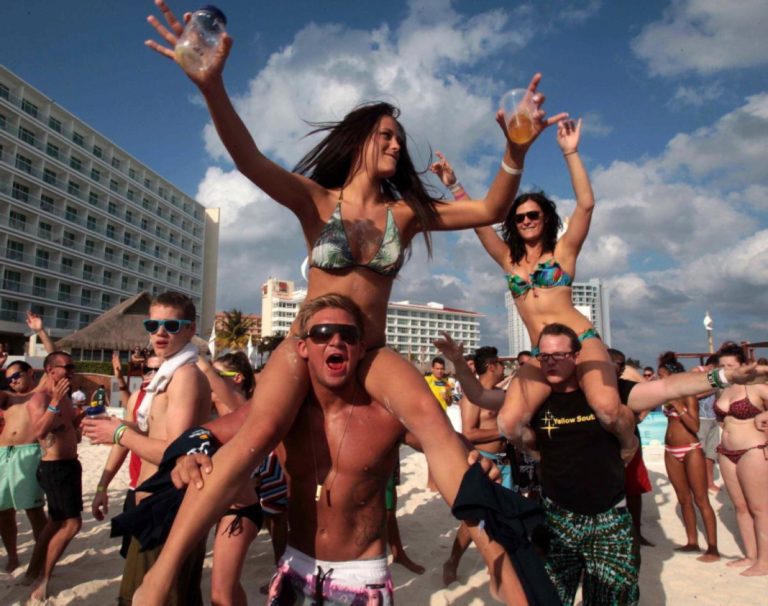 College Students Will Be Drunk On Spring Break When Bernie Needs Their Vote