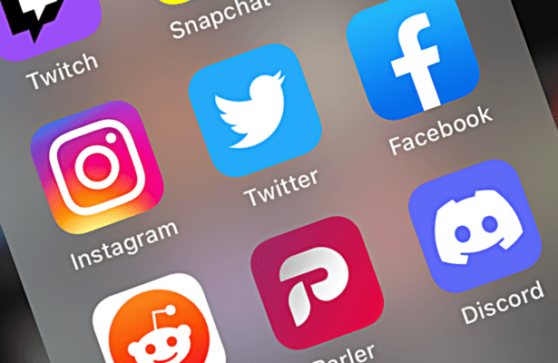 "Nick Gicinto" And "Social Media" - The Effects of Social Media Addiction | Fix.com